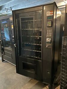AMS 39 Snack Vending Machine /$ recycler plus Credit CARD Capable !