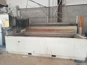Flow 6x12 Integrated Flying Bridge Waterjet Machine 60,000 psi