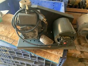 Welch Model 1400 Vacuum Pump,  110V