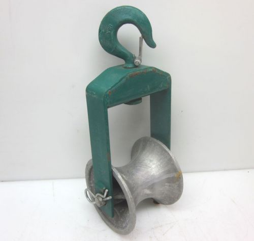 GreenLee 650 6&#034; Hook-Type Cable Sheave Puller Pulley  4000 lb Cap.