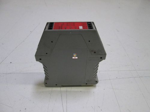 OMRON SAFETY RELAY UNIT G9SB-3012-A 24VAC/DC *USED*