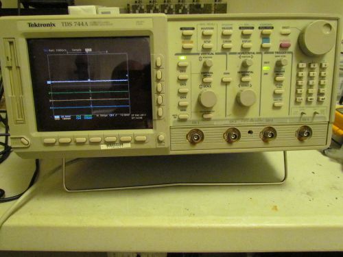Tektronix tds744a digital oscilloscope 500mhz,1gsa/s,4ch opt 13 1f 1m 2f for sale