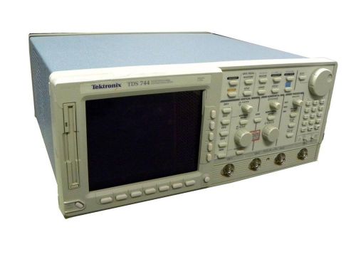 TEKTRONIX DIGITAL COLOR OSCILLOSCOPE 4 CHANNEL 500MHZ MODEL TDS 744A -SOLD AS IS