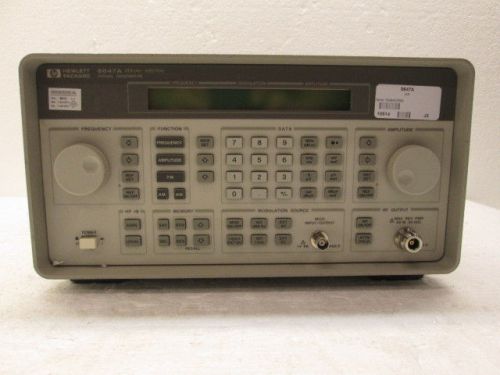 HEWLETT PACKARD HP 8647A 250KHZ -1000 MHZ SIGNAL GENERATOR