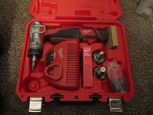Milwaukee 2432-22 M12™ ProPEX® Expansion Tool Kit 2432-22
