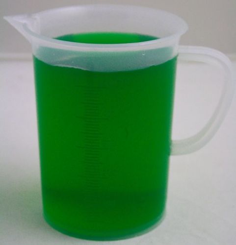 Polypropylene graduated plastic pitcher beaker: 500ml tall form for sale