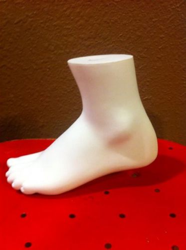 Case Of White New Magnetic Mannequin Foot Display Youth