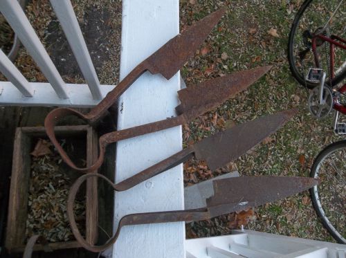 2 Antique Vintage Metal Sheep Shears Garden Cutters Scissors