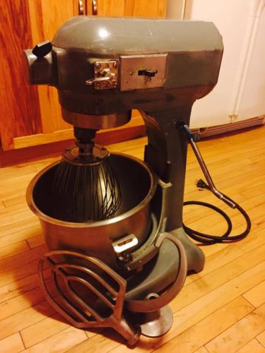 Used Hobart 30 Quart Commercial Stand Mixer with Whisk, Paddle and Dough Hook