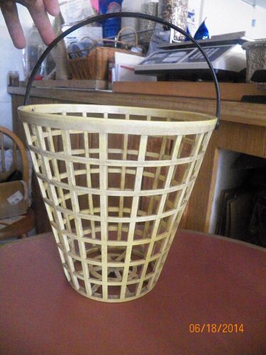 10&#034; Heavy Duty Plastic Egg/Golf Babb Basket w/Handle