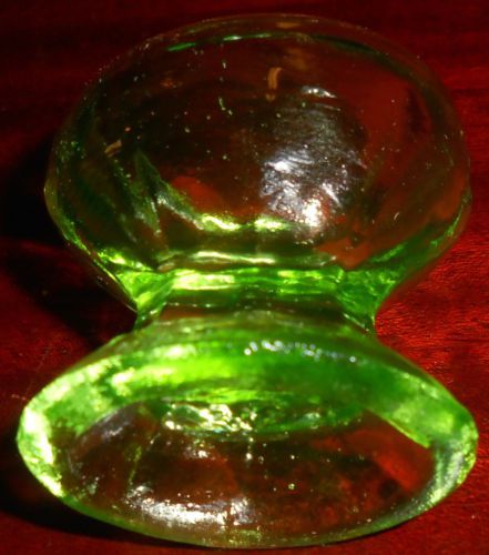 Green Vaseline uranium glass Eye wash / rinse cup holder glows yellow canar...