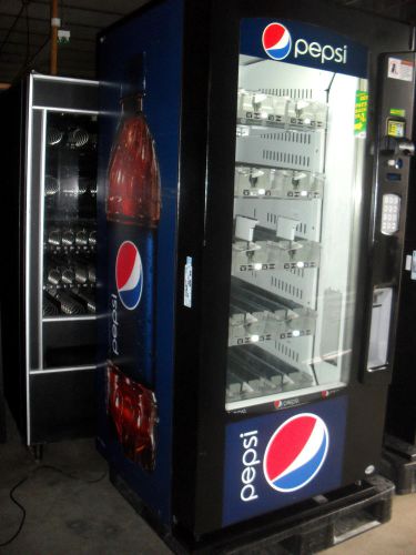 Vendo VUE 30 Glassfront Soda Drink Machine. free shipping !