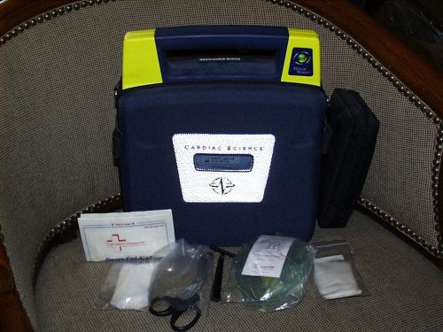 CARDIAC SCIENCE Powerheart AED G3 with Pads Model  9300E-401 with New Battery