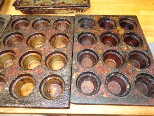 Lot of 5 Chicago Metallic 12 Count Muffin Pans (#355F)