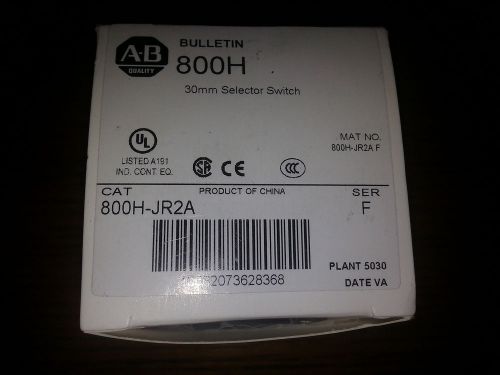 BRAND NEW IN BOX Allen Bradley 800H-JR2A 30MM Selector Switch Three Position