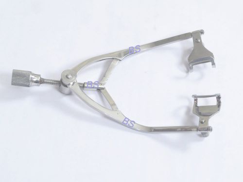 Eye Speculum Fenestrated blades with screw-controlled spread and adjustable