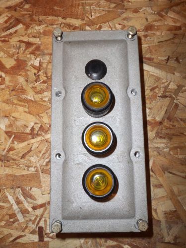 ADALET X4 EXPLOSION PROOF 4 DEVICE BOX WITH 3 YELLOW LIGHTS