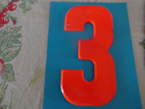 OLD METAL NUMBER &#039;3&#039; INDUSTRIAL MARKEE sign 10&#034;X5&#034; ORANGES/RED  house number