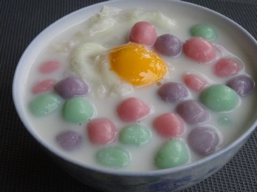 Sticky Rice Balls in Coconut Milk Sauce (Kanom Buw Loy) Free E-mail Shipping