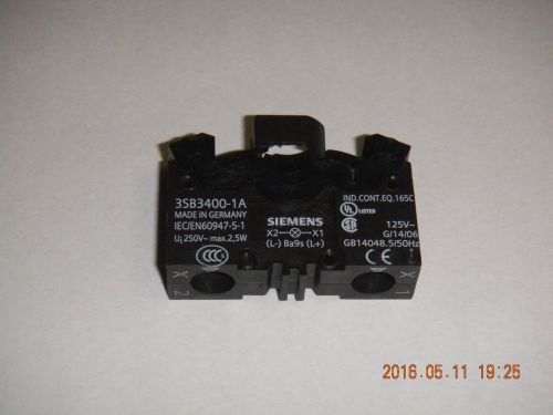 Siemens 3SB3400-1A Lampholder / Indicator Light Socket 125V - 50 Hz Ba9s Bulbs
