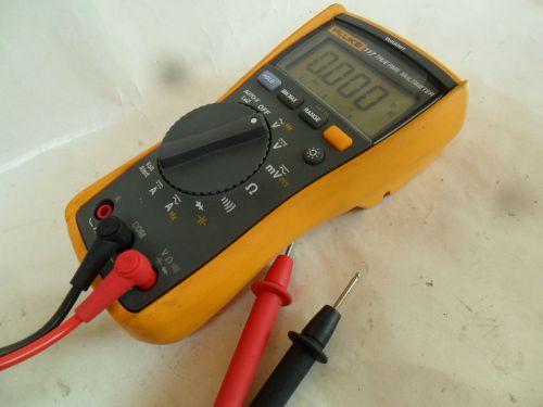 Clean fluke 117 true rms dmm meter voltalert w/leads works for sale