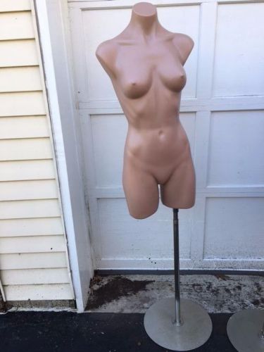 Manikin / Mannequin Plastic Woman Form with Ajustable Height