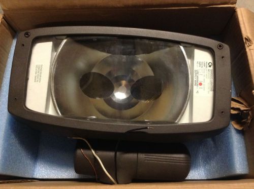 2 NOS Gardco Lighting Designer Flood Luminaire DF7-NSP 250W Outdoor