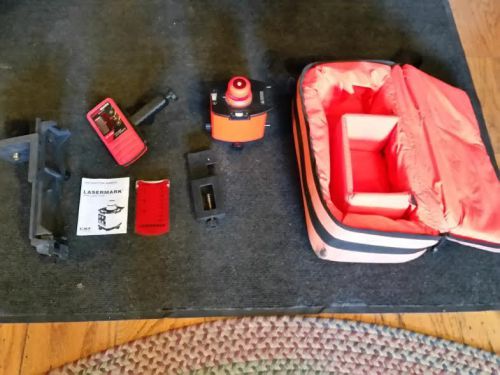 lasermark LM200 spinning laser level with case and target