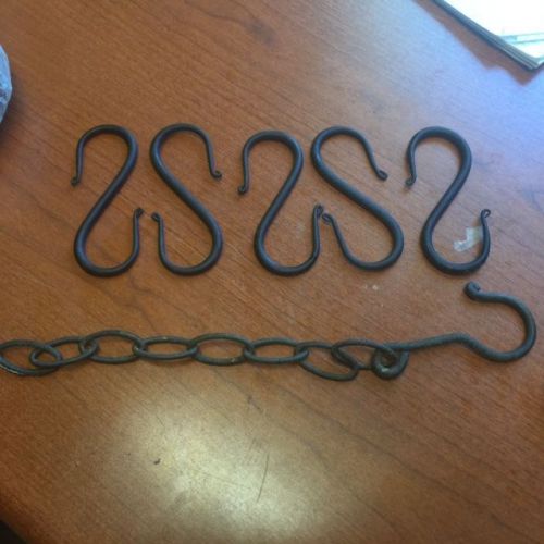 5 black hanging hooks &amp; 8 link chain // used // great condition for sale