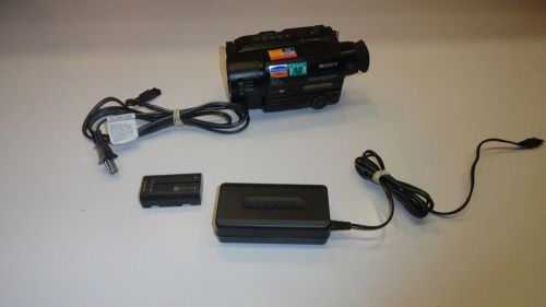 Sony CCD-TR57 HI8 Handycam Camcorder - Read Description