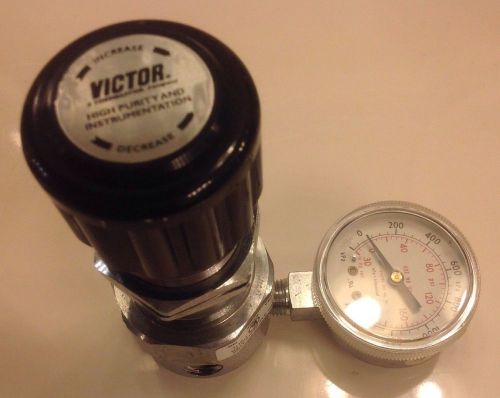 Victor high purity regulator hpl500-125-4f-4f-05 with gauge, 1/4&#034; for sale