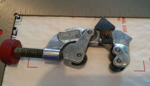 Quality Snap-On BLUE POINT Model TC-28 Tubing Cutter 1/8&#034;-1&#034; O.D. Pipe Cutter