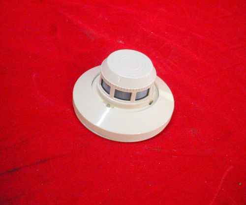 Est edwards 2551f smoke automatic fire detector head and b501bf base detector for sale