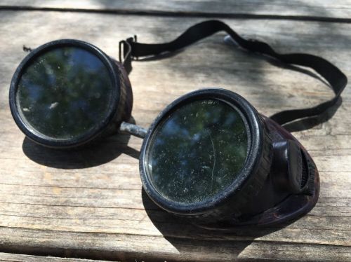 Vintage MECO Steampunk Bakelite Welding Goggles RARE Green Mirror Lens