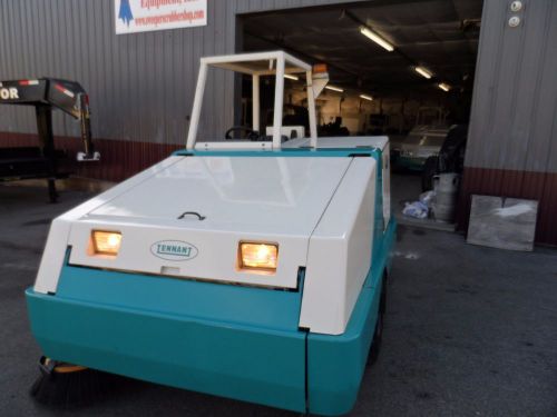 Tennant 800 sweeper l.p. low hrs. for sale