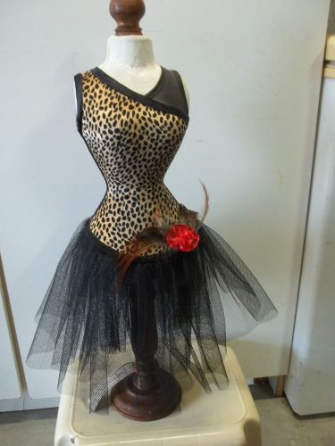 DECORATIVE DRESS FORM - TIMELESS TREASURES 26&#034;