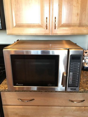 Amana - RFS12TS - 1200 Watt Commercial Microwave Oven EXCELLENT Condition