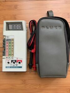 Fluke 8020A Handheld Digital Multimeter With Protective Carrying Case