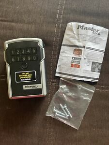 SEE NOTES Master Lock 5441D Electronic Wall Mount Key Safe Personal Use