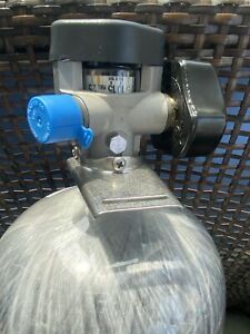 **2** New SCOTT 30 MINUTE SCBA bottle 2216# Manufacture date 7/21