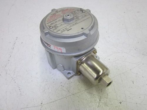 UNITED ELECTRIC CONTROLS CO. J120-9758-144 PRESSURE SWITCH 15AMPS 480VAC*USED*