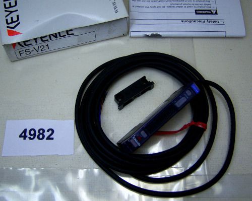 (4982) Keyence Dual Digital Fiber Sensor 12-24 VDC FS-V21