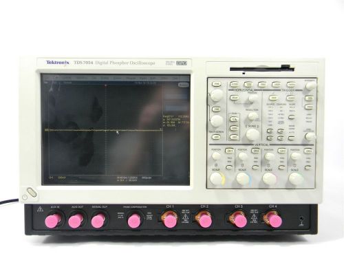 Tektronix TDS7054 500 MHz, Digital Phosphor Oscilloscope w/ OPT.