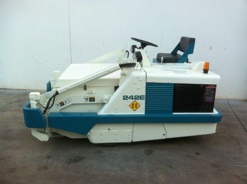 REDUCED SALE PRICE !    TENNANT 242 E SWEEPER