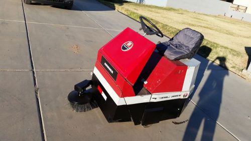 Advance Retriever 36 Ride On Floor Vacuum Sweeper 24V Battery