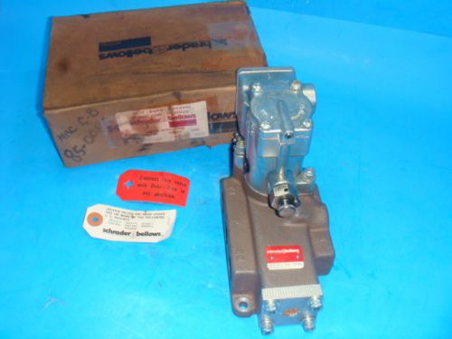 New! Parker Schrader Bellows L64546102 with K065 6035 Pilot Valve NEW IN BOX