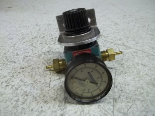 Wilkerson r00-02-l00 regulator valve with gauge *used* for sale