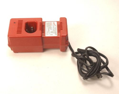 MILWAUKEE 7.2V  BATTERY CHARGER 48-59-0210 - Tested and Working