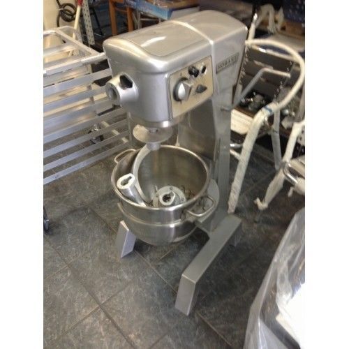 HOBART D300T 30 QT MIXER COMES WITH HOOK WHIP PADDLE SS BOWL AND TIMER (WARRANTY