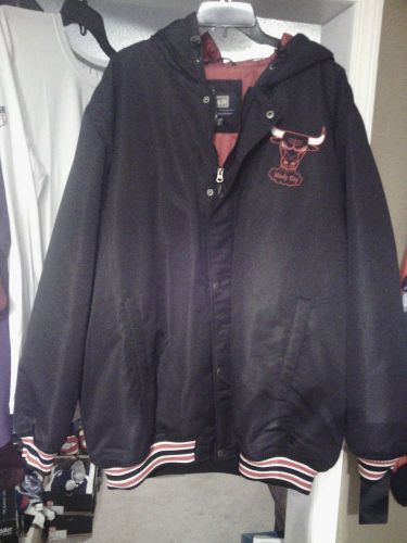 Chicago Bull&#039;s coat with hood.2xl,xl or 5xl.